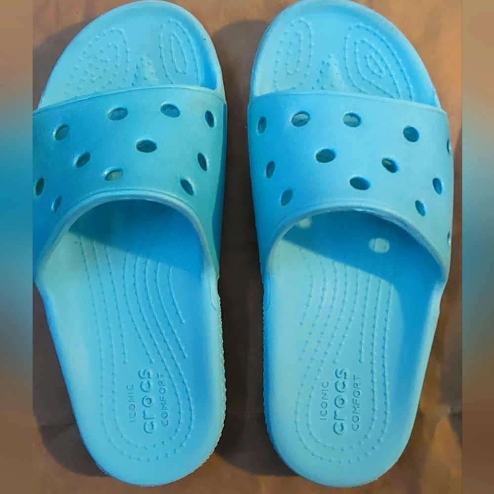 Girl Crocs Slider